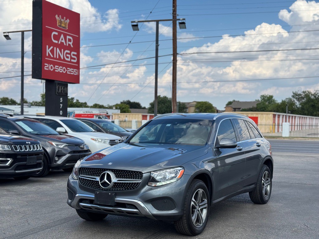 2017 Mercedes-Benz GLC-Class Image 2
