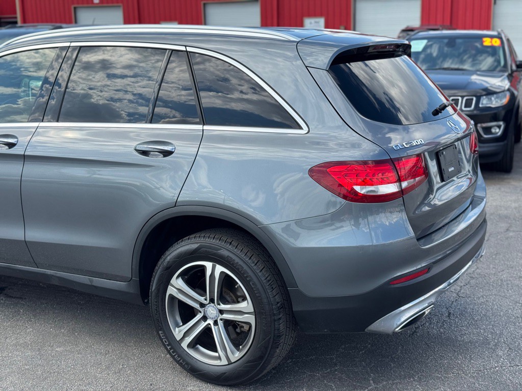2017 Mercedes-Benz GLC-Class Image 5