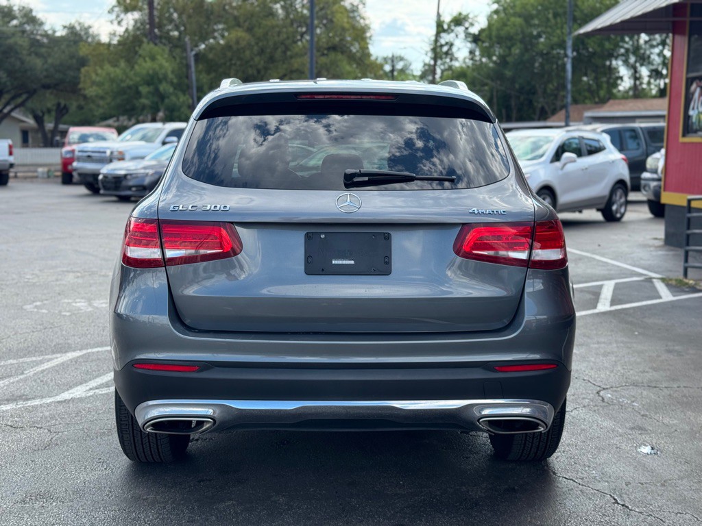 2017 Mercedes-Benz GLC-Class Image 7