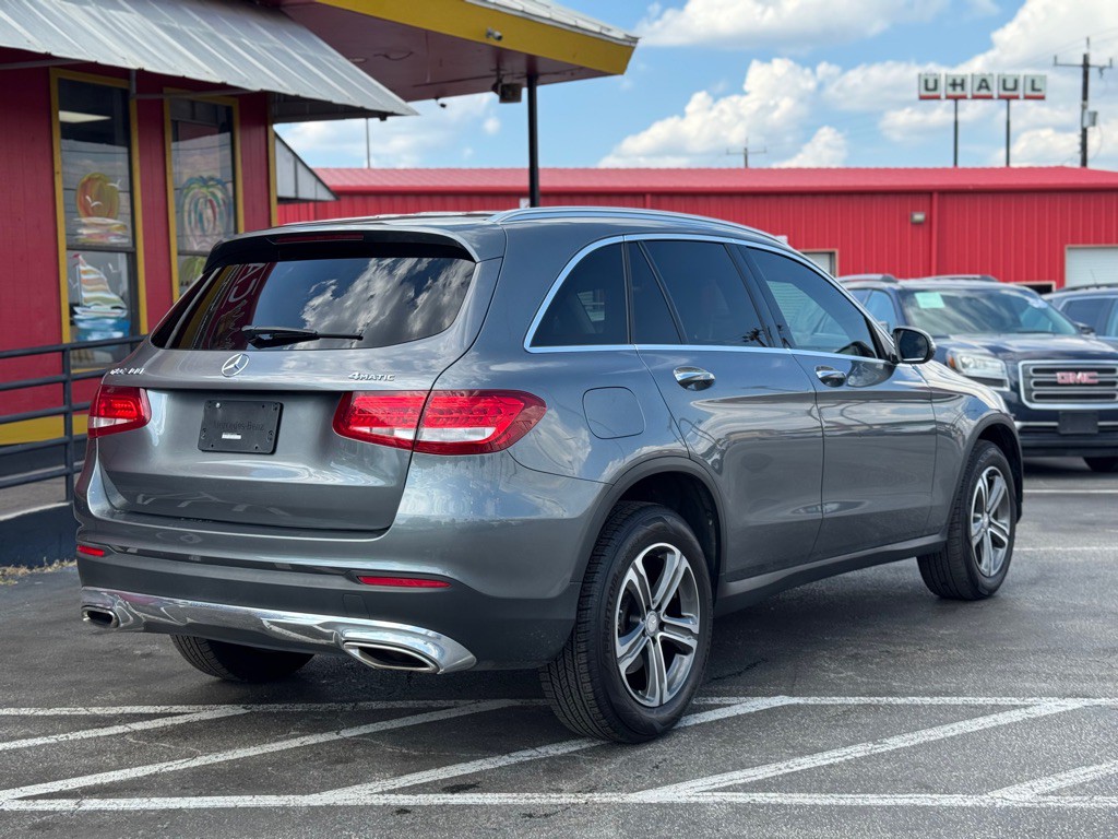 2017 Mercedes-Benz GLC-Class Image 8