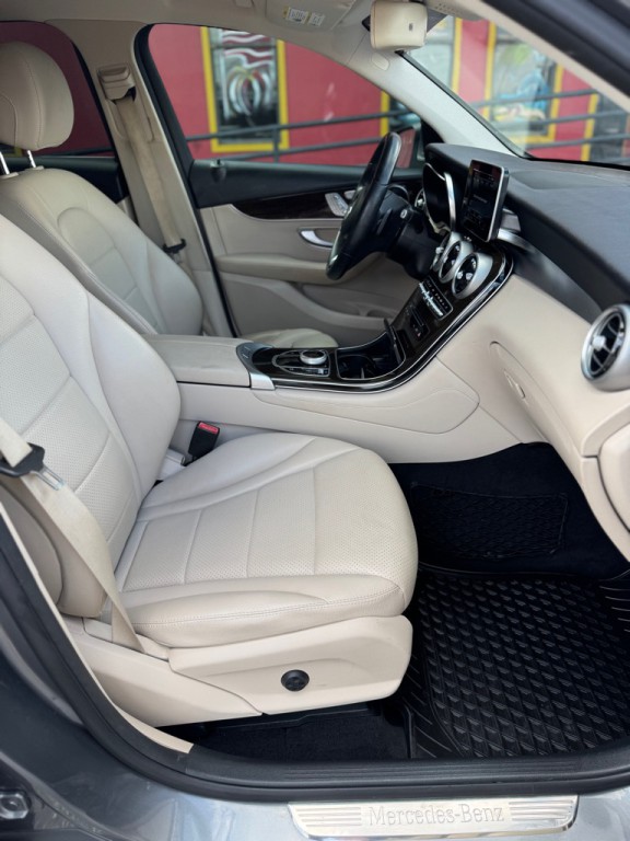 2017 Mercedes-Benz GLC-Class Image 16