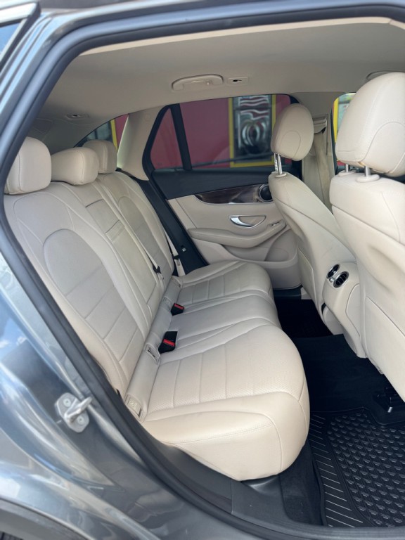 2017 Mercedes-Benz GLC-Class Image 18
