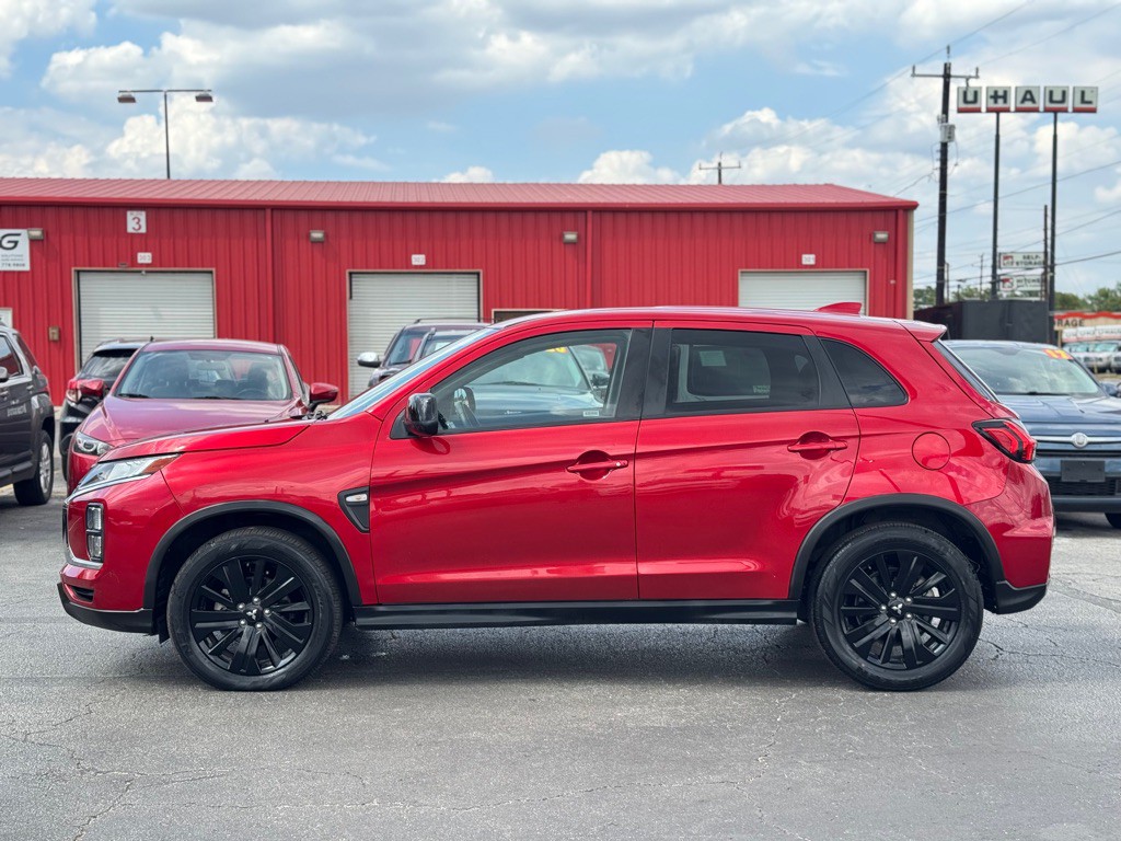 2022 Mitsubishi Outlander Image 4