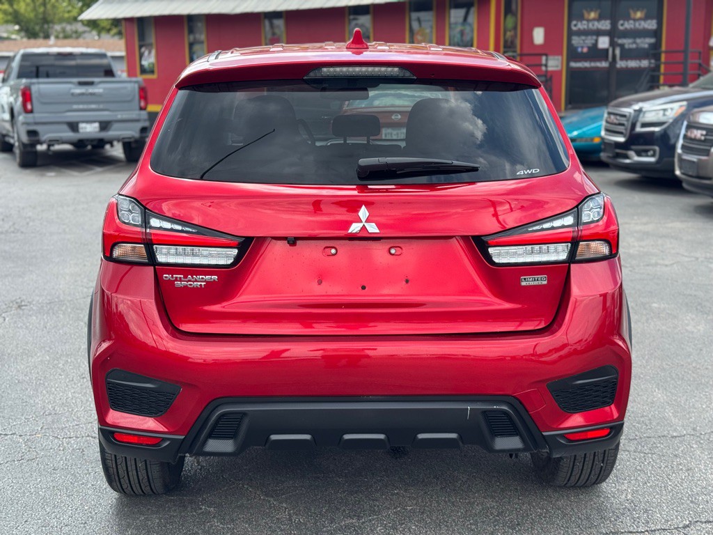 2022 Mitsubishi Outlander Image 7
