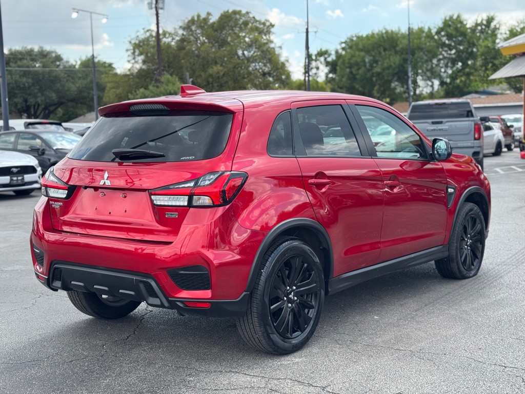 2022 Mitsubishi Outlander Image 8