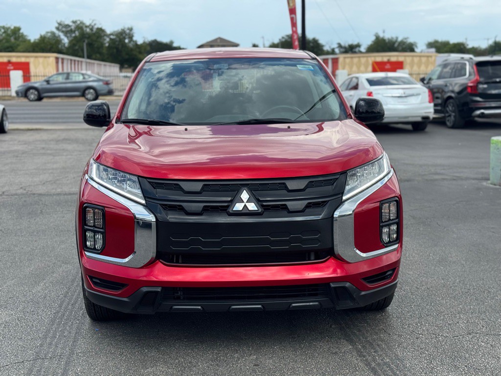 2022 Mitsubishi Outlander Image 11