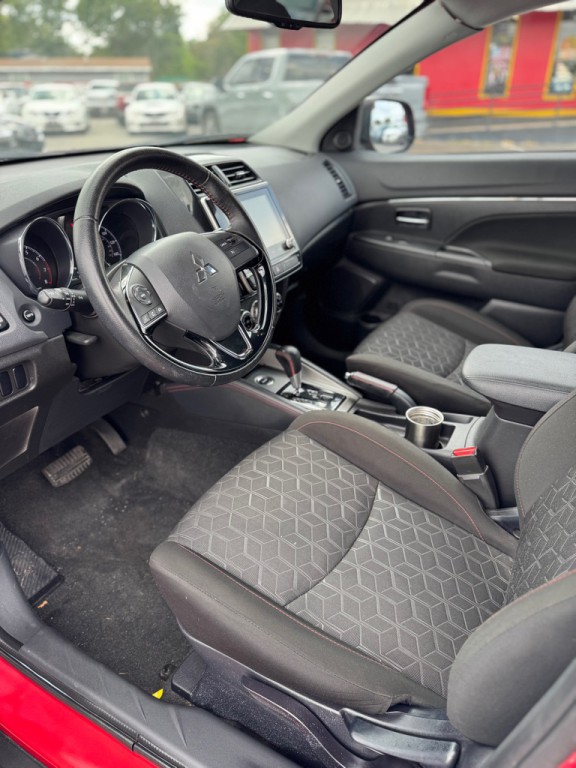 2022 Mitsubishi Outlander Image 12