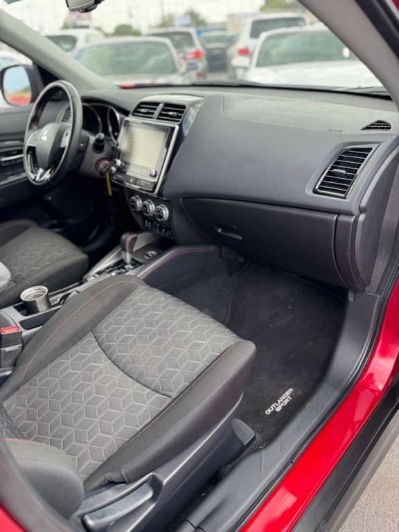 2022 Mitsubishi Outlander Image 14