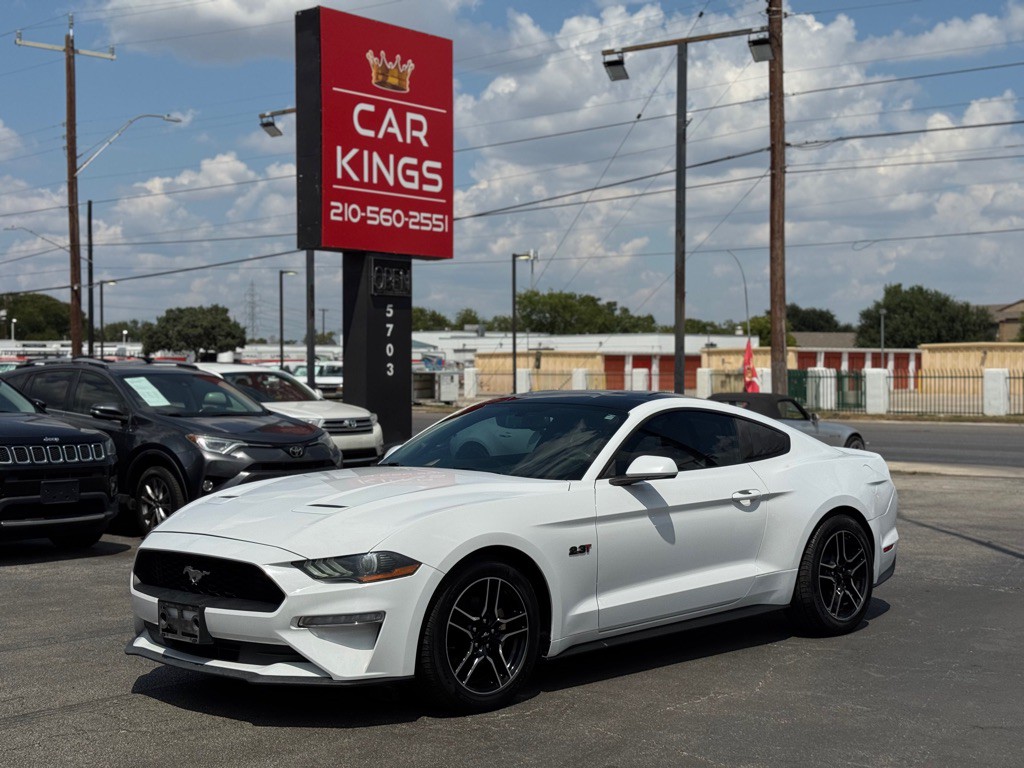 2019 Ford Mustang Image 1