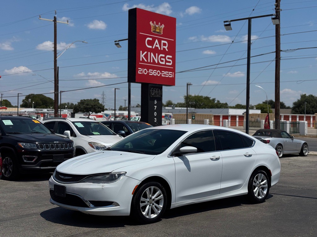 2016 Chrysler 200 Image 1