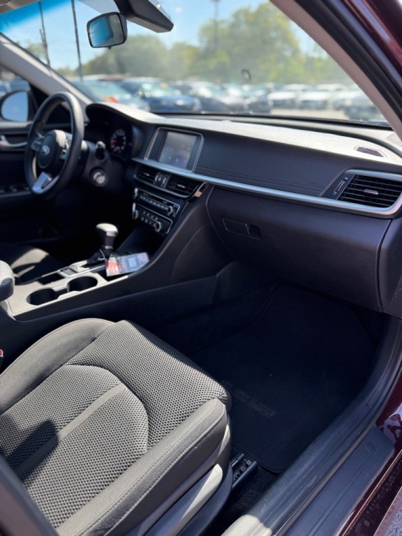2020 Kia Optima Image 10