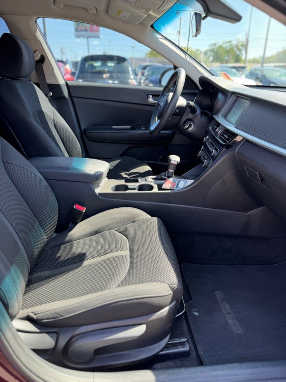 2020 Kia Optima Image 11