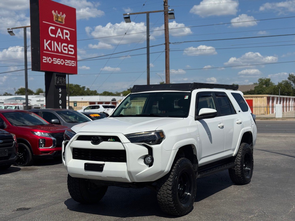 2016 Toyota 4Runner Image 2