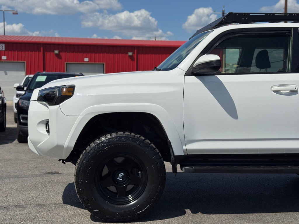 2016 Toyota 4Runner Image 4