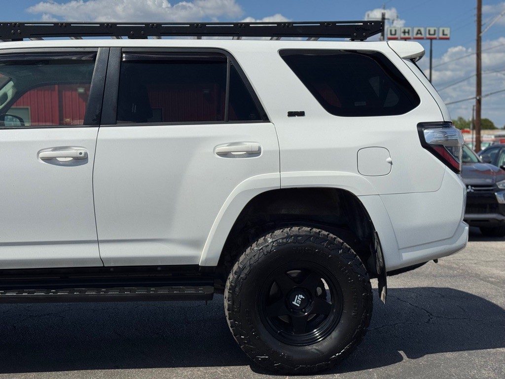 2016 Toyota 4Runner Image 5