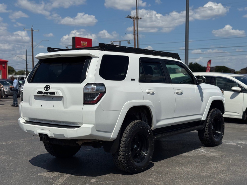 2016 Toyota 4Runner Image 10