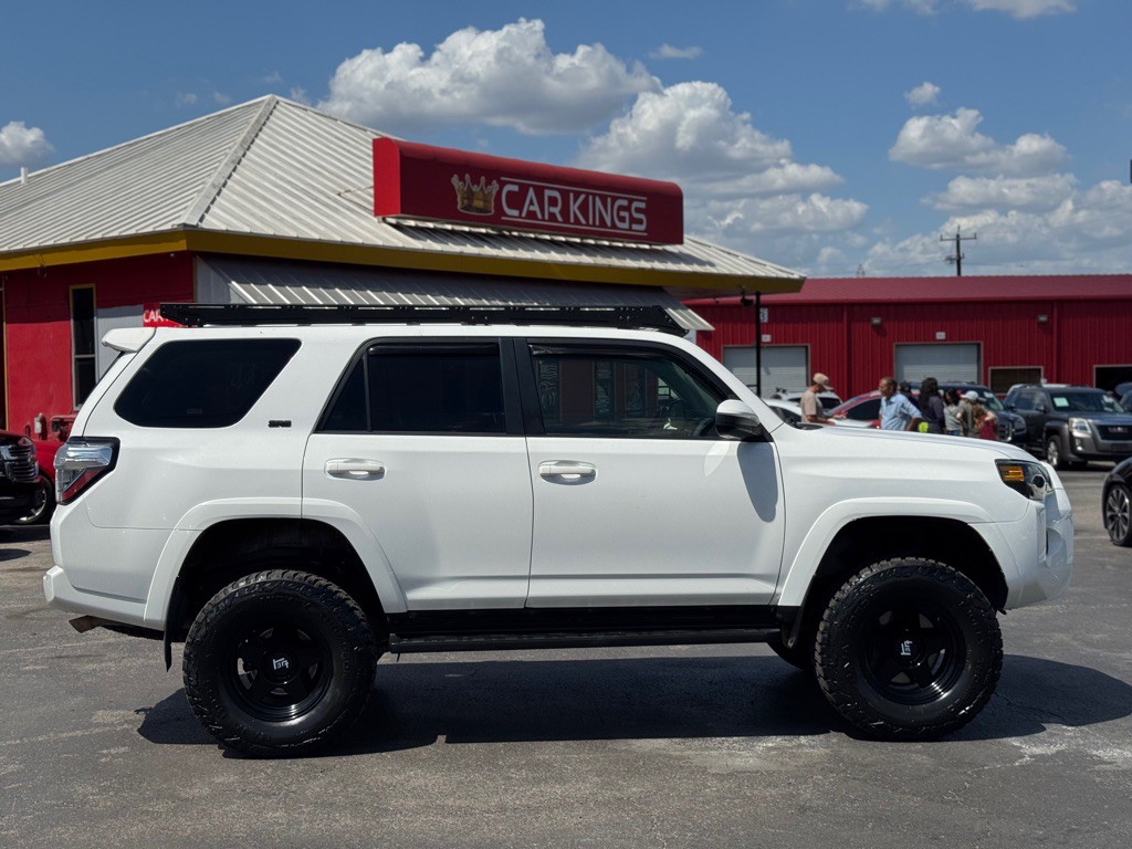 2016 Toyota 4Runner Image 11