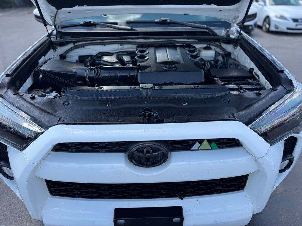 2016 Toyota 4Runner Image 22