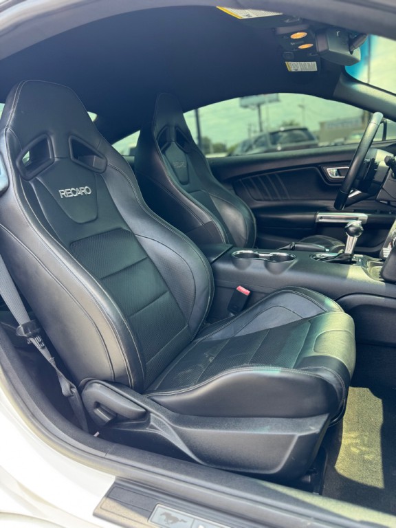 2016 Ford Mustang Image 18