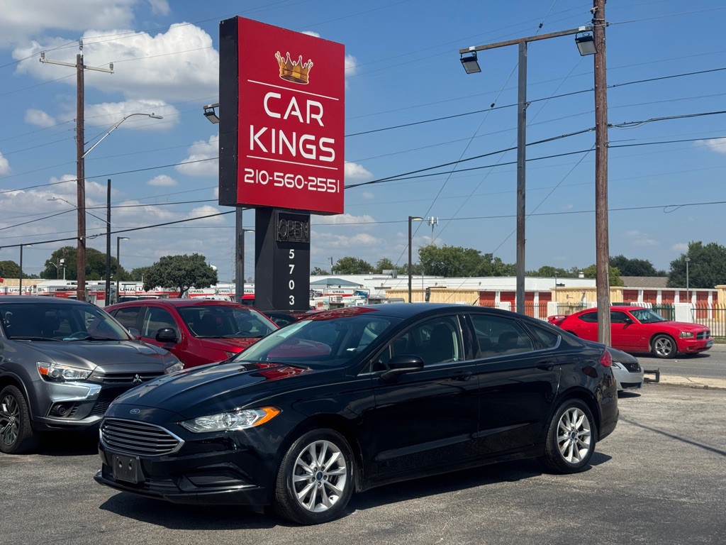 2017 Ford Fusion Image 1