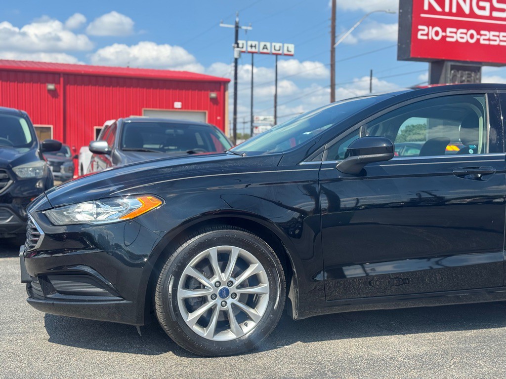2017 Ford Fusion Image 4