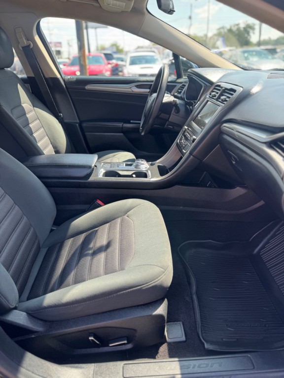 2017 Ford Fusion Image 15