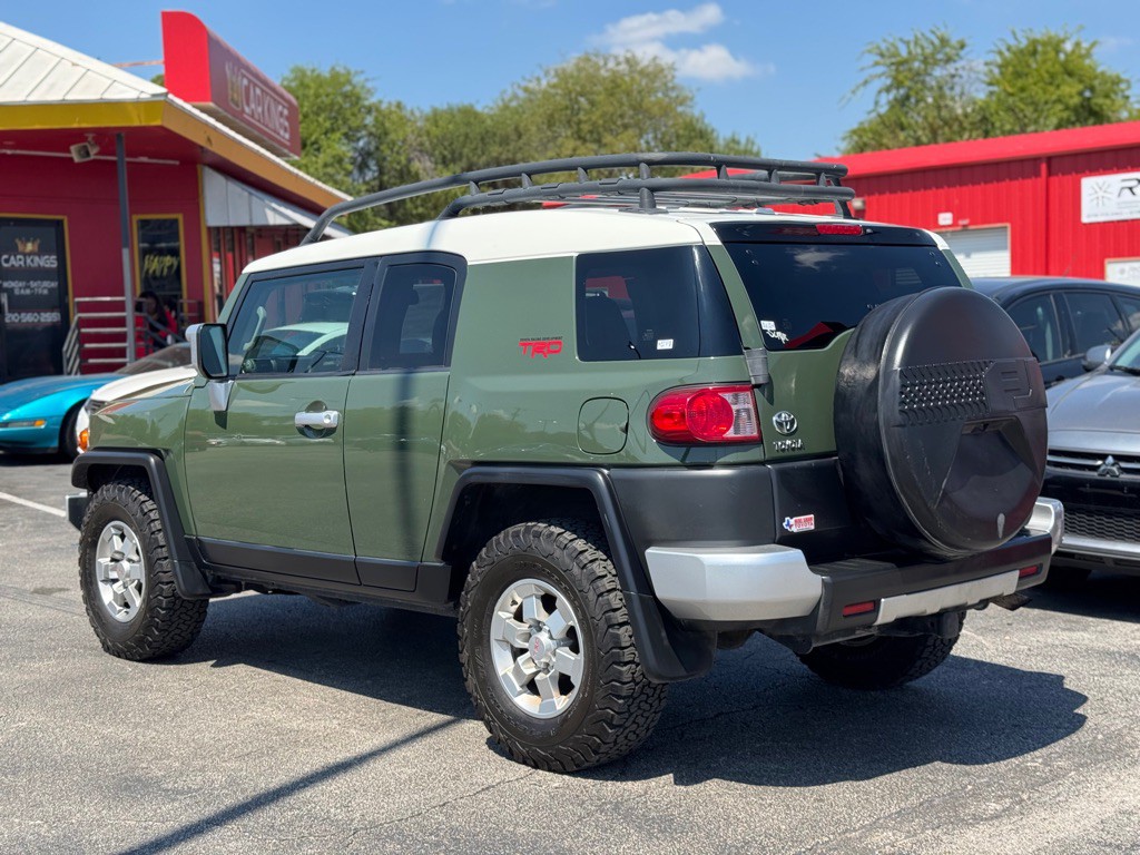 2011 Toyota FJ Cruiser Image 6