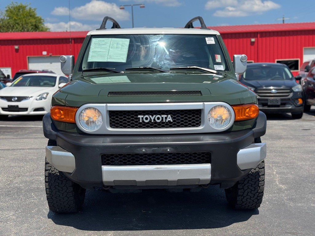 2011 Toyota FJ Cruiser Image 12