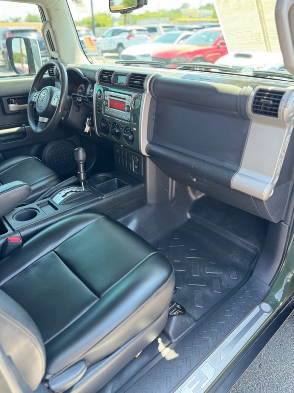 2011 Toyota FJ Cruiser Image 16