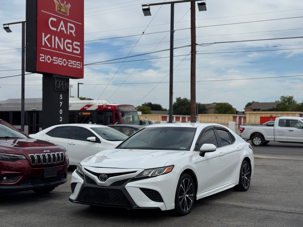 2019 Toyota Camry Image 2