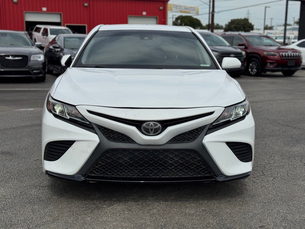 2019 Toyota Camry Image 11