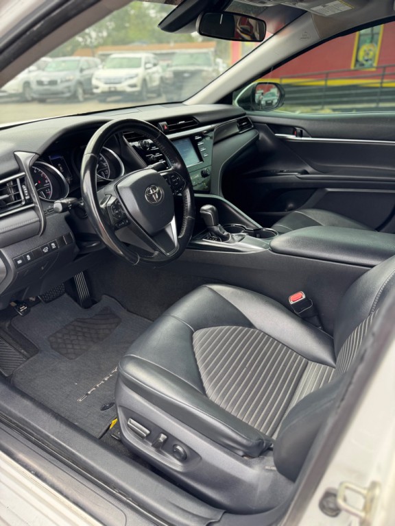 2019 Toyota Camry Image 12