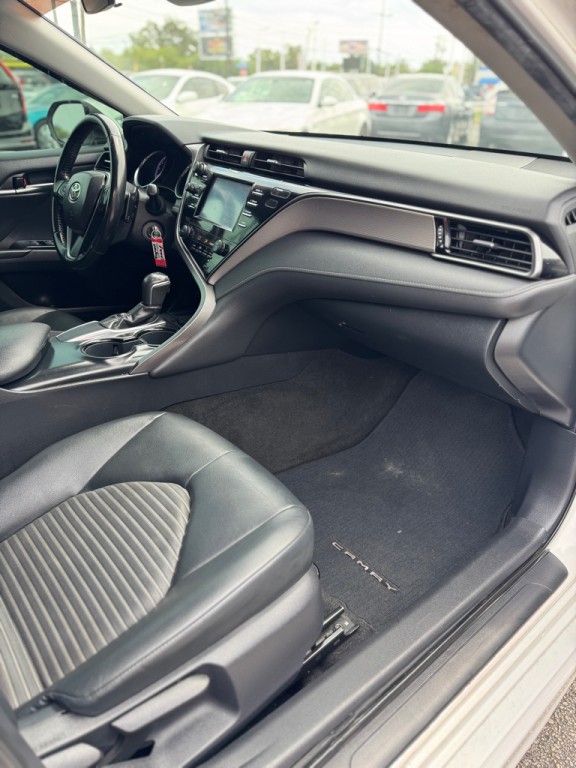 2019 Toyota Camry Image 15