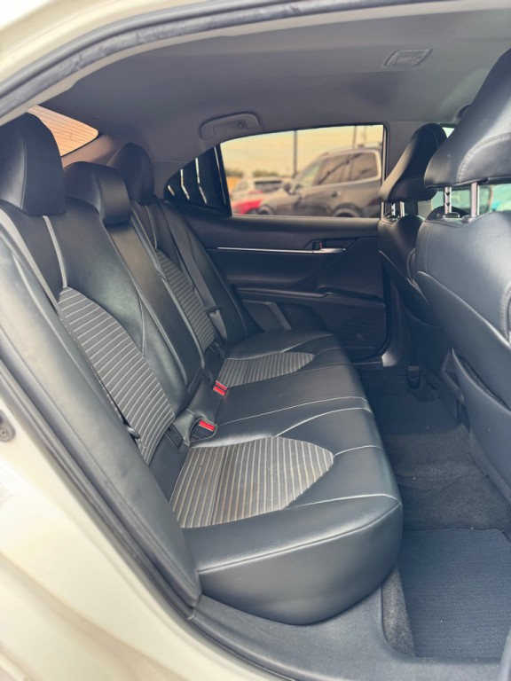 2019 Toyota Camry Image 18