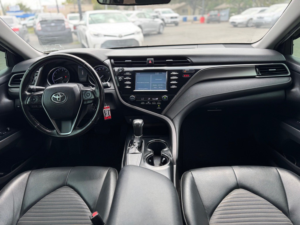 2019 Toyota Camry Image 20