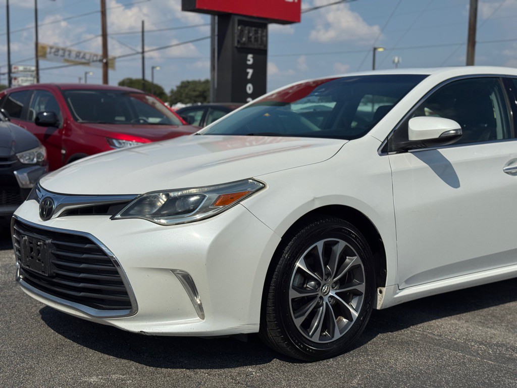 2018 Toyota Avalon Image 4