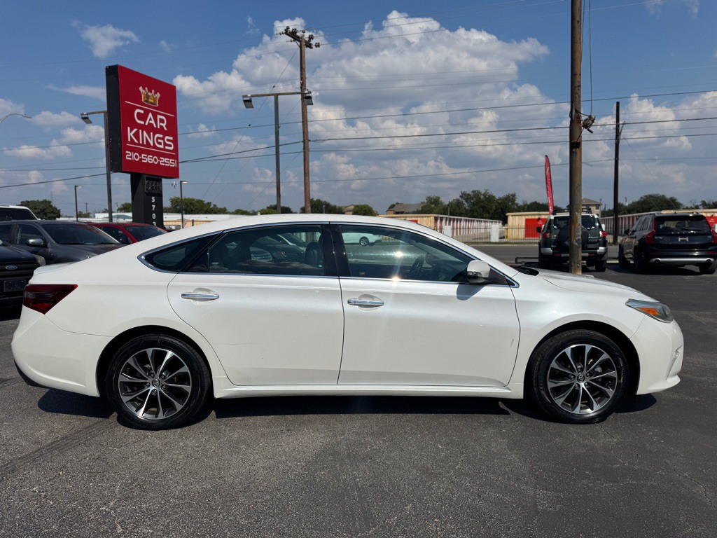 2018 Toyota Avalon Image 10