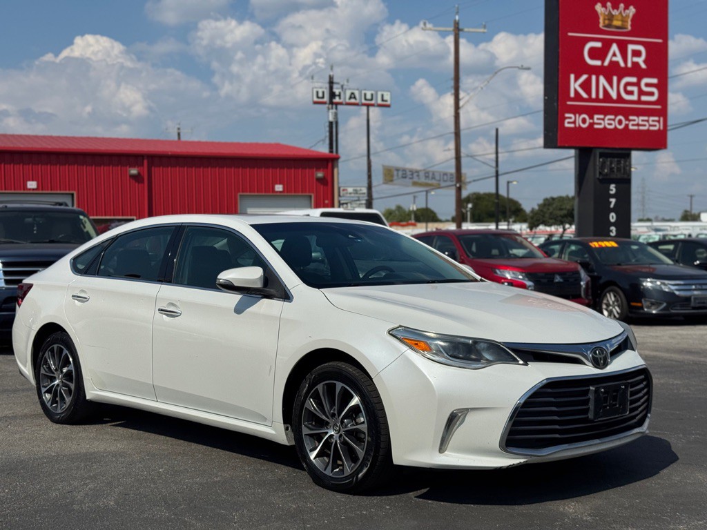 2018 Toyota Avalon Image 11