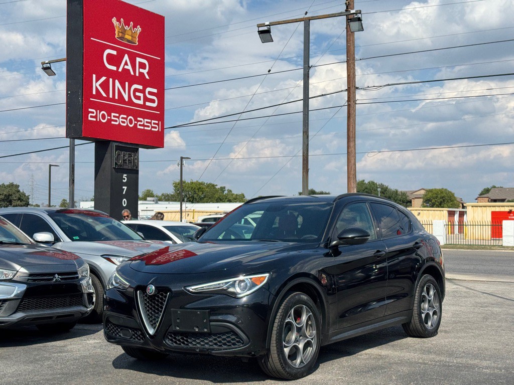 2018 Alfa Romeo Stelvio Image 2