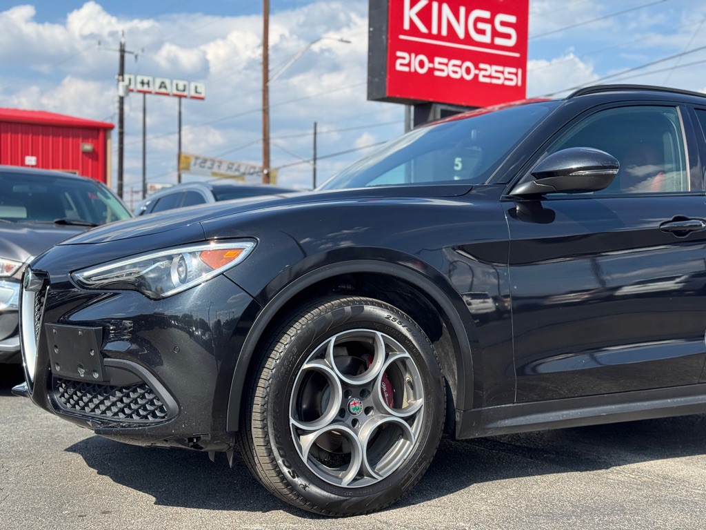 2018 Alfa Romeo Stelvio Image 4