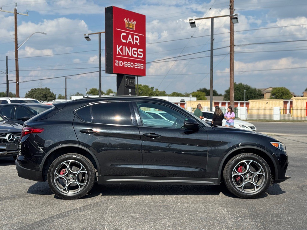 2018 Alfa Romeo Stelvio Image 9