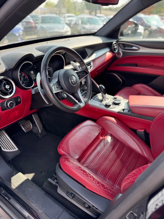 2018 Alfa Romeo Stelvio Image 12