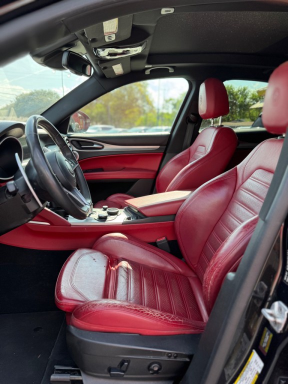 2018 Alfa Romeo Stelvio Image 13