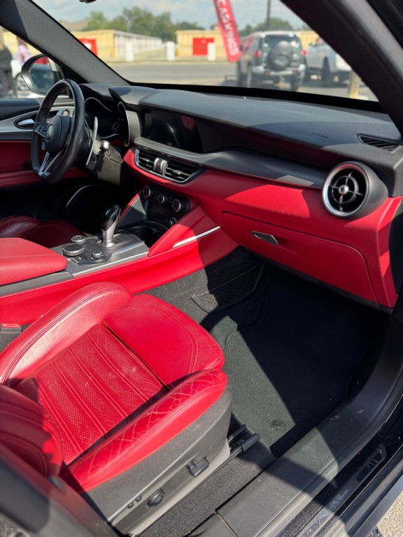 2018 Alfa Romeo Stelvio Image 15