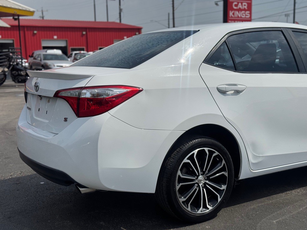 2016 Toyota Corolla Image 9