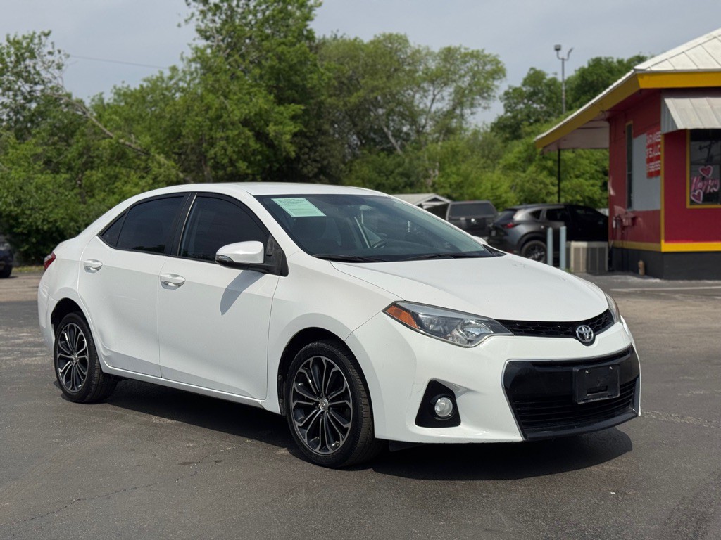 2016 Toyota Corolla Image 11