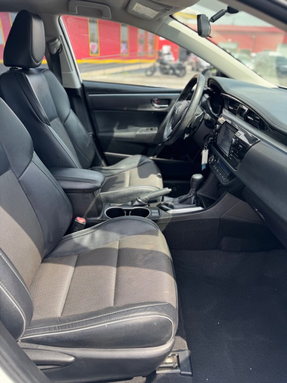 2016 Toyota Corolla Image 17