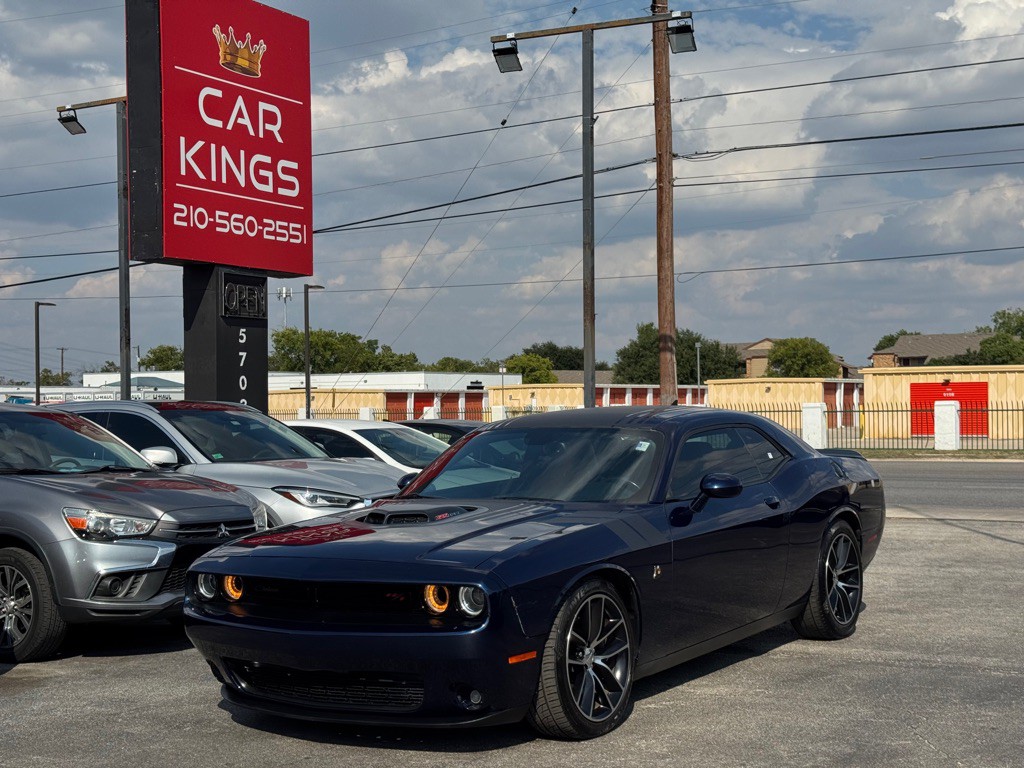 2016 Dodge Challenger Image 2