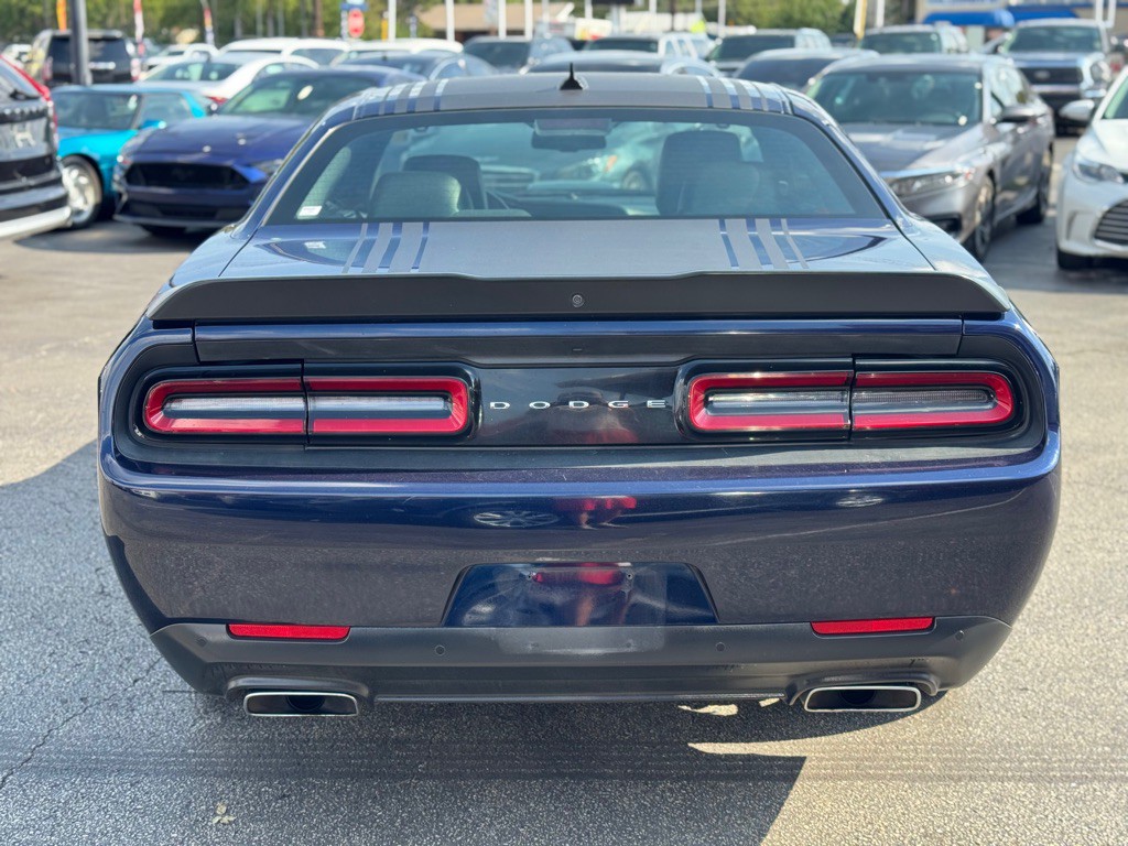 2016 Dodge Challenger Image 7