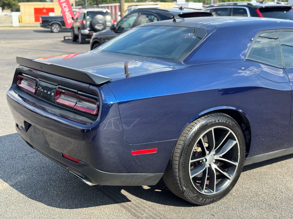 2016 Dodge Challenger Image 8